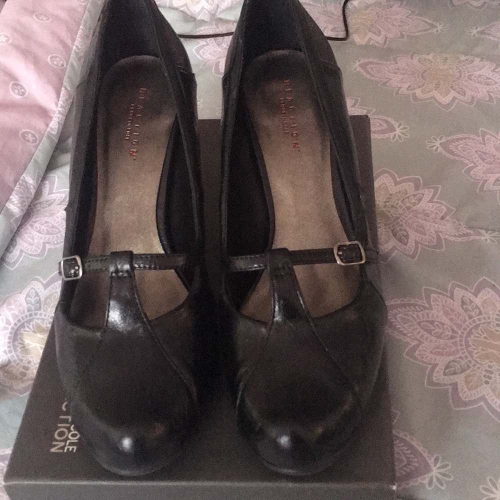 Mary Jane pumps